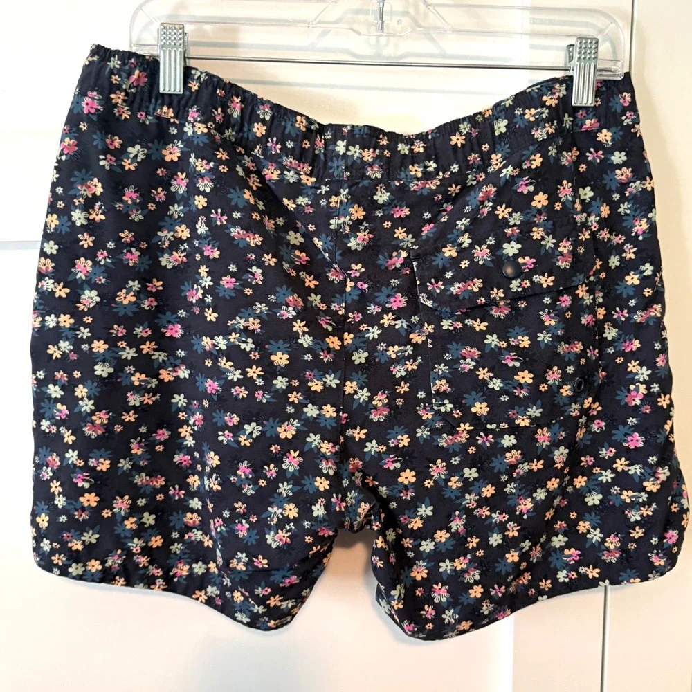 Marine Layer Men's Navy Floral Swim Trunks in Size M Beach
